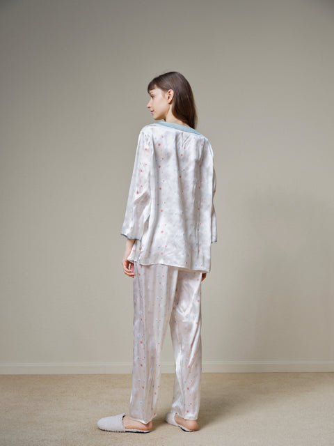 Klassisches Pyjama-Set aus Seide